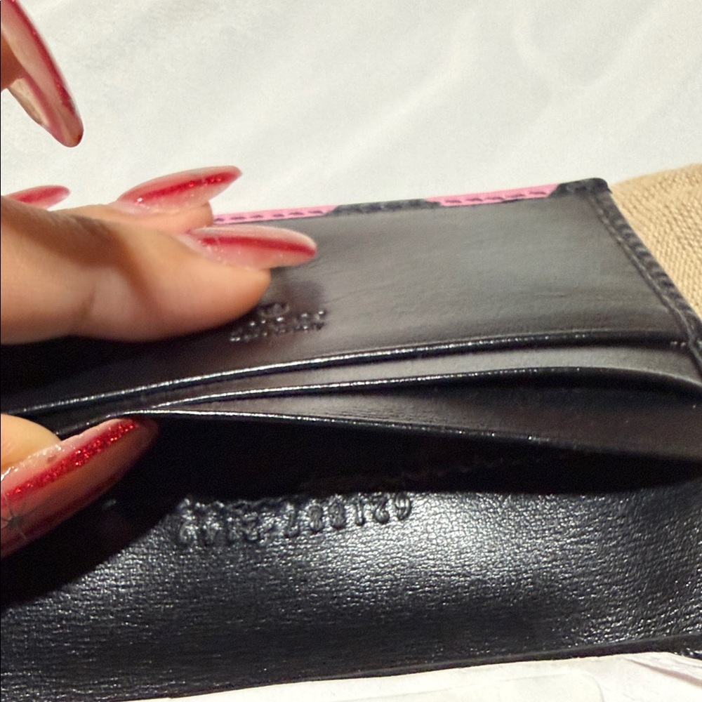 Gucci Pink and Black Wallet with Gold Accents - Picture 6 of 8